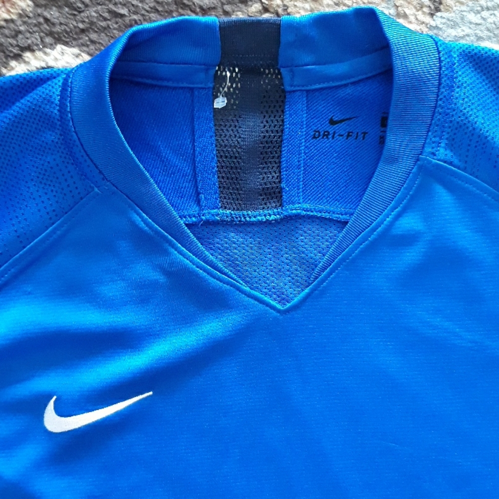 *Host Pick*Nike dri-fit ladies top - Picture 2 of 14